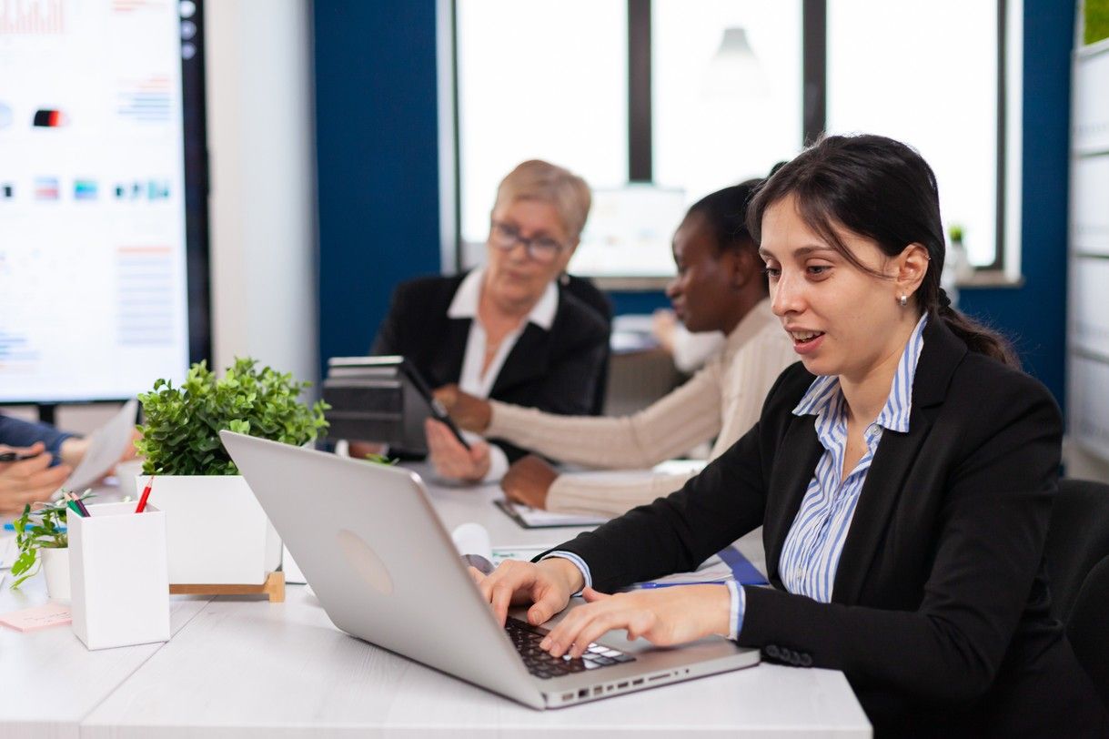 payroll-outsourcing-companies-in-dubai.jpg
